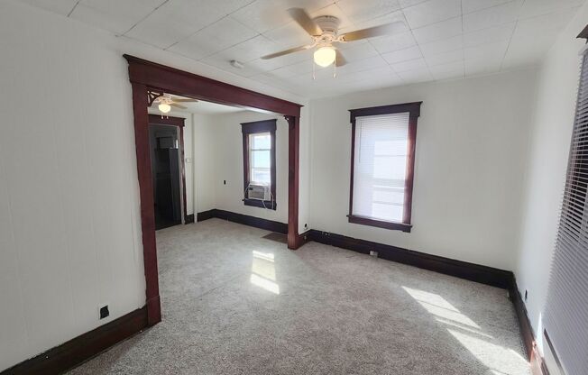 614 Douglas Ave, Des Moines, IA 50313