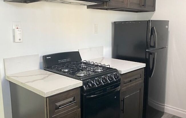 2 beds, 1 bath, $1,995