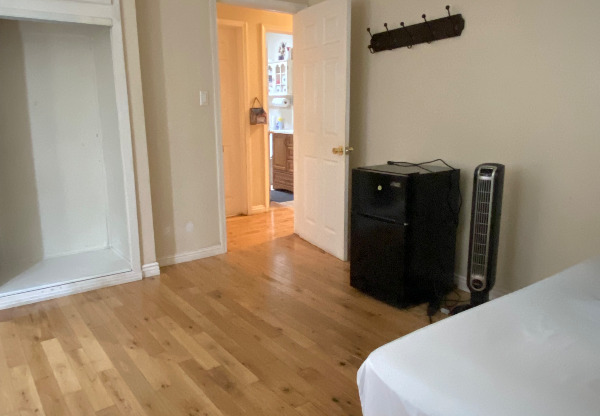 LG 12116 ARMSDALE AVE