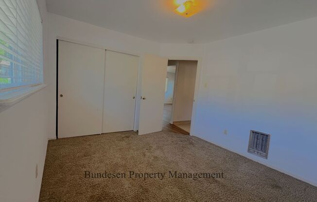 2 beds, 1 bath, $2,400