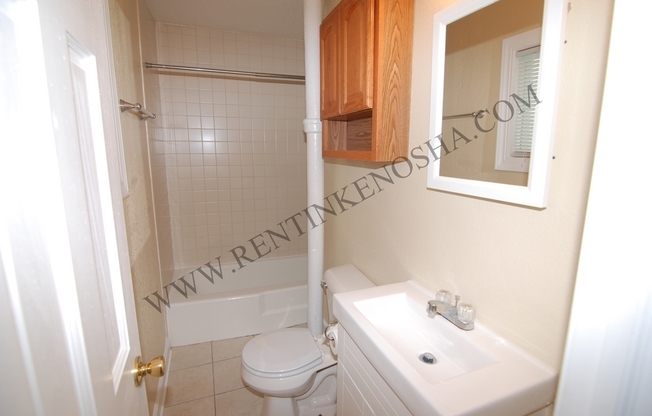 2 beds, 1 bath, 640 sqft, $795, Unit Apt 100