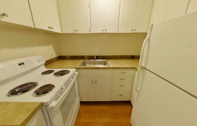 1 bed, 1 bath, $1,175, Unit 11