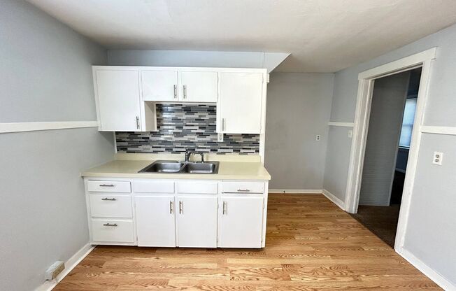 3 beds, 1 bath, $1,200