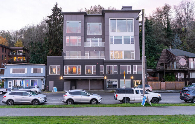 1709 HBR AVE SW