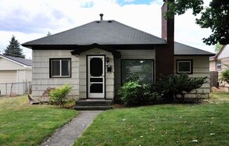 Downtown CDA: 3 bed 2 bath Bungalow