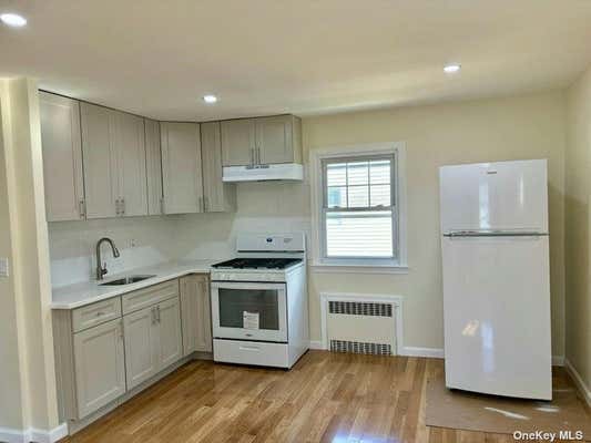 2 beds, 1 bath, $2,650