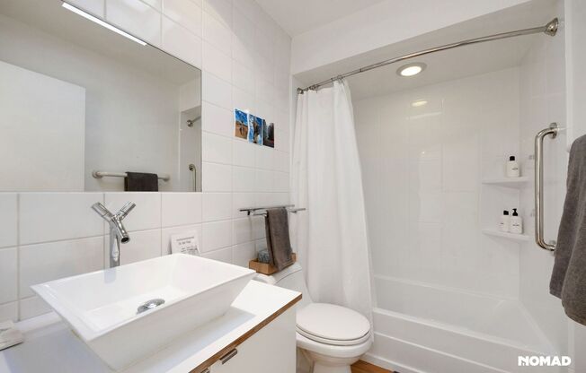 2 beds, 1.5 baths, $2,500, Unit LABS 7740 E Heatherbrae Ave - 36827520420