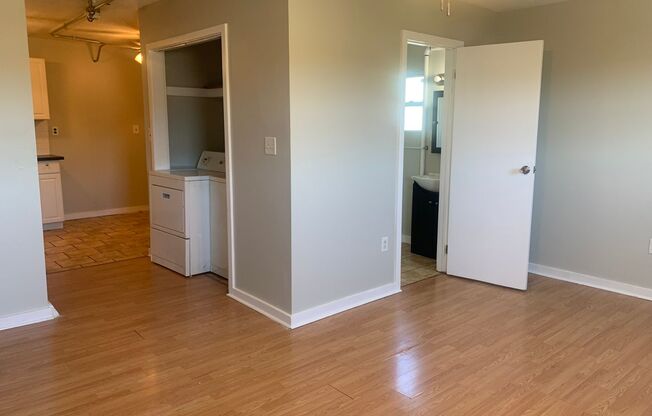 Studio, 1 bath, 600 sqft, $795, Unit 6