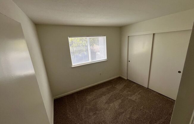 3 beds, 2 baths, 1,076 sqft, $2,200, Unit 2007