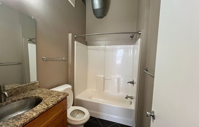 2 beds, 2 baths, 862 sqft, $1,750, Unit 3H