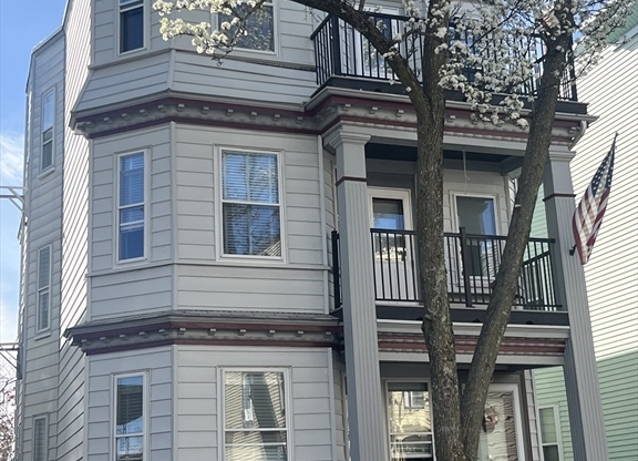 10 ANTRIM ST