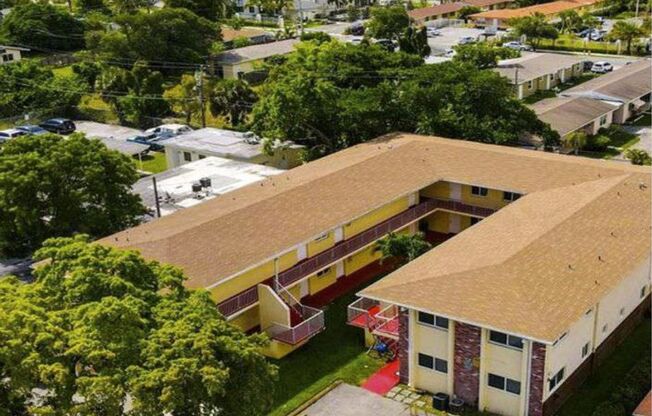 2220 Madison St Hollywood, FL 33020