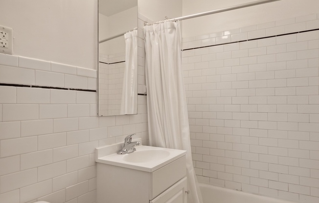 456 W 37 ST