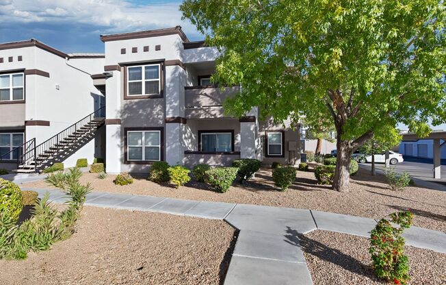 *MOVE-IN READY* GREAT UPPER LEVEL 2-BEDROOM CONDO!