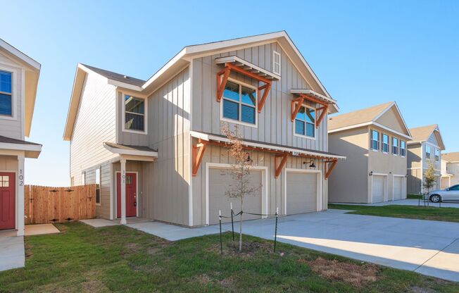 Like New Duplex, Gated Community!!!