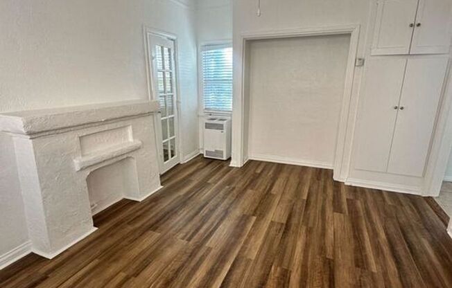 715 E 5th Street