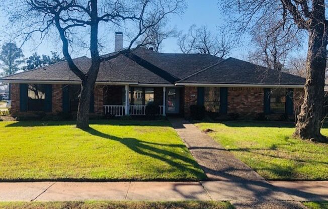 LARGE CORNER LOT*GREENACRES PLACE*4/2*NORTH BOSSIER