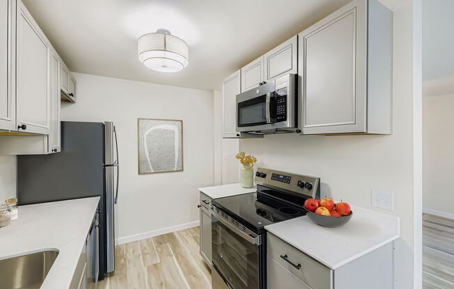 Beautifully Renovated 1 & 2 Bedroom Apartments in Lynnwood!
