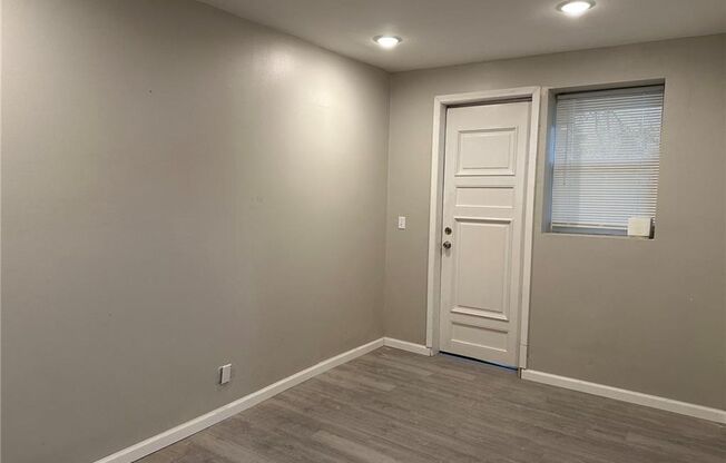 2 beds, 1 bath, 888 sqft, $1,200, Unit Von Phul Street-5200 Unit #2