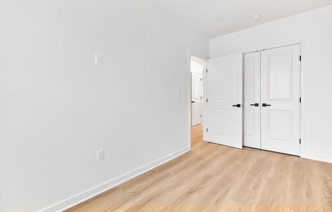 Charming 2 BR/1 BA Apartment in Congress Heights!