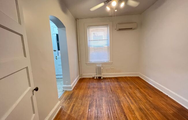 3 beds, 1 bath, 1,000 sqft, $2,100, Unit 3029 N. Calvert St. D3