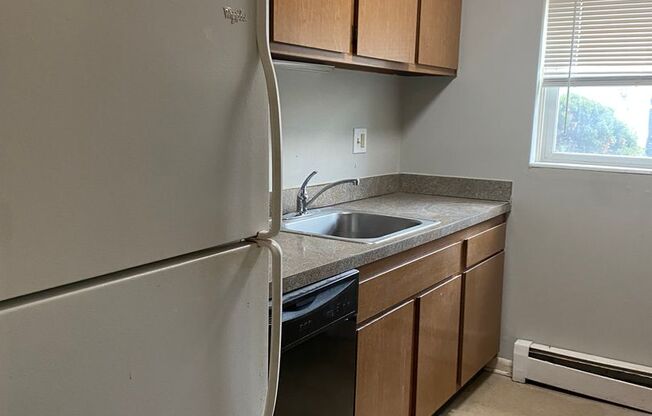 2 beds, 1.5 baths, 850 sqft, $1,795, Unit A03