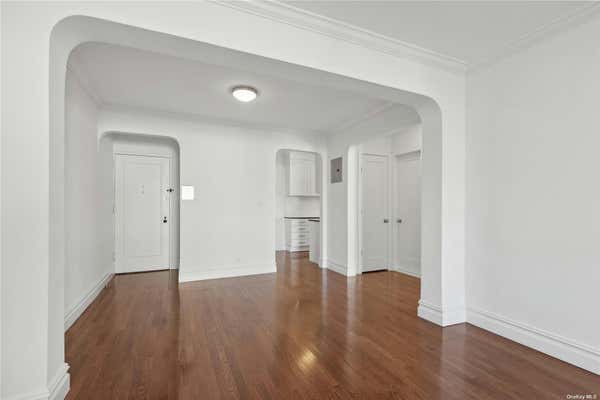 1 bed, 1 bath, 886 sqft, $2,875, Unit B44