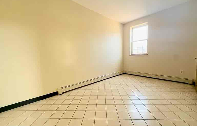 171 S BROADWAY