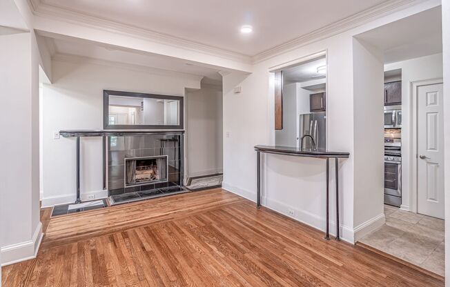 2 beds, 2 baths, $1,850, Unit 412