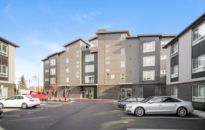 1 bed, 1 bath, 655 sqft, $1,395, Unit 313