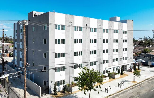 1 bed, 1 bath, 347 sqft, $1,263, Unit 103a