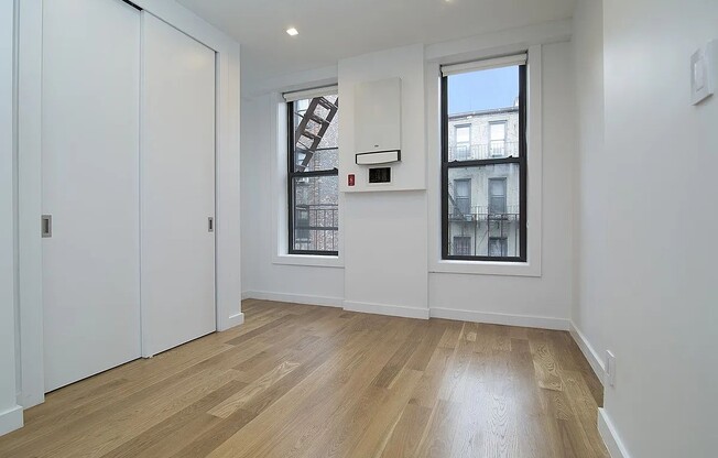137 THOMPSON ST