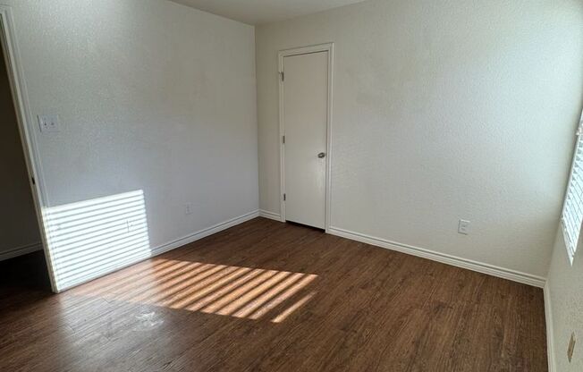 3 beds, 2 baths, 1,242 sqft, $1,350, Unit B