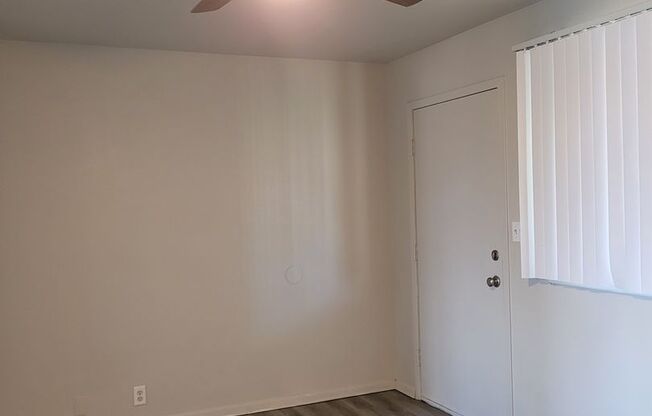 2 beds, 1 bath, 800 sqft, $1,145, Unit #29