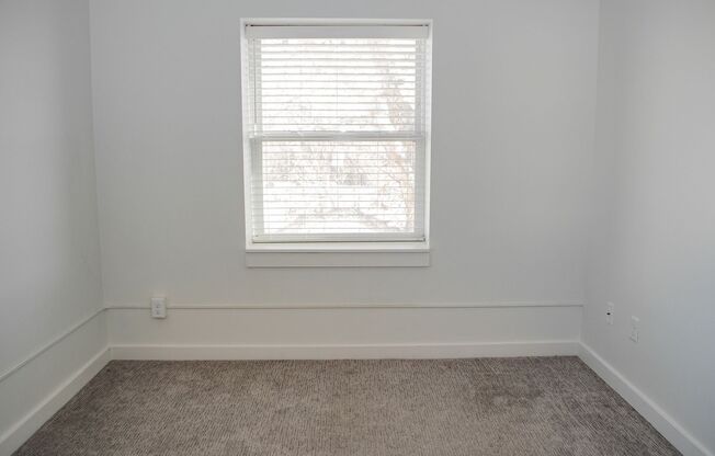 1 bed, 1 bath, 562 sqft, $910, Unit 907-401