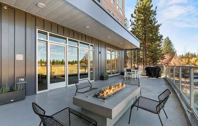 TheNest_Bend_OR_Exterior_Amenity_Fire