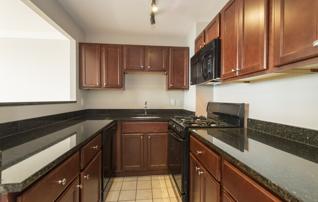 2 beds, 1 bath, 776 sqft, $3,875, Unit 16C
