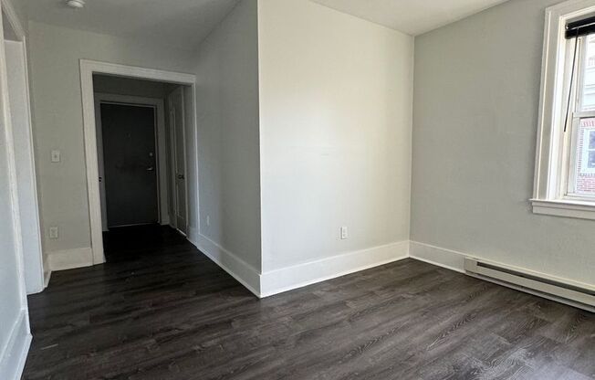 2 beds, 1 bath, 500 sqft, $950, Unit L-03