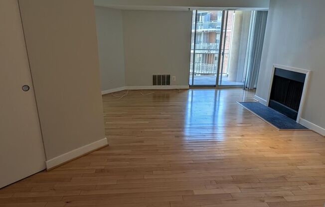 1 bed, 1 bath, $2,295, Unit APARTMENT #S 1114