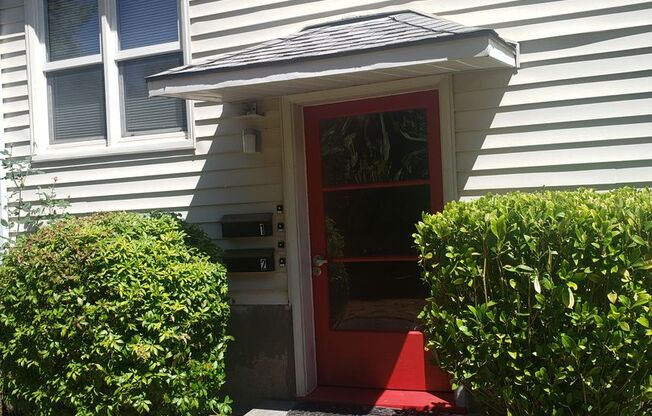 Classic Studio Apartment in The Heart of Sellwood