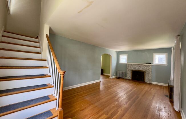 Charming Parkville Townhome with Modern Amenities