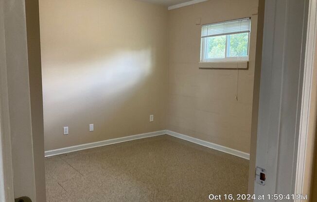 2 beds, 1 bath, 750 sqft, $1,195, Unit 05200-11