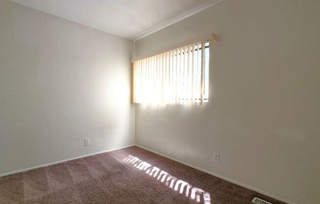2 beds, 1.5 baths, 800 sqft, $1,035, Unit Unit 36