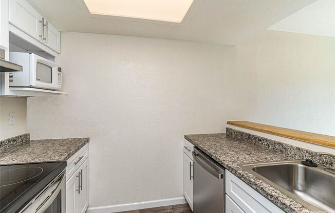 1 bed, 1 bath, $1,750, Unit # #B 303