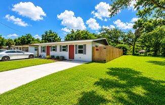 Annual UNfurnished Beautifully totally renovated duplex in Sarasota