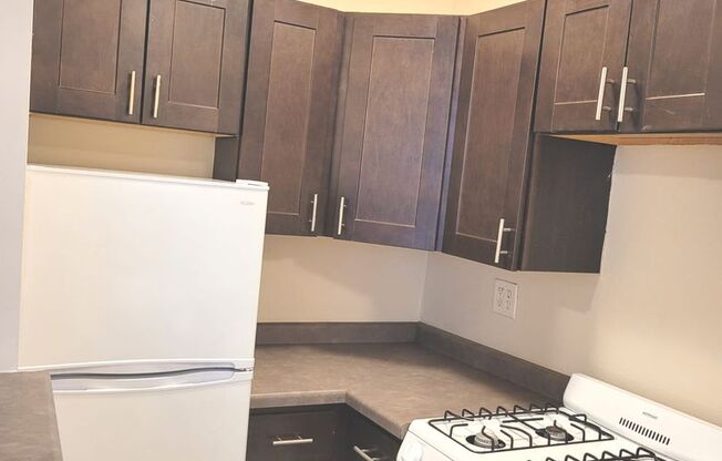 Studio, 1 bath, $845, Unit 5