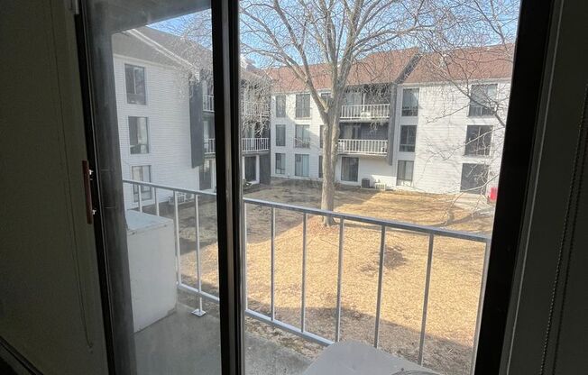 Studio, 1 bath, 400 sqft, $945, Unit 223W