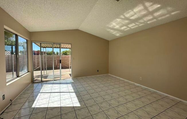 Great house in the Heart of Spring Valley