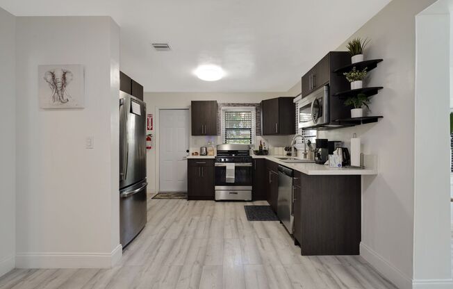 Furnished House in Hollywood Florida - June 2025