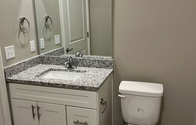 2 beds, 2 baths, 979 sqft, $1,130, Unit 911